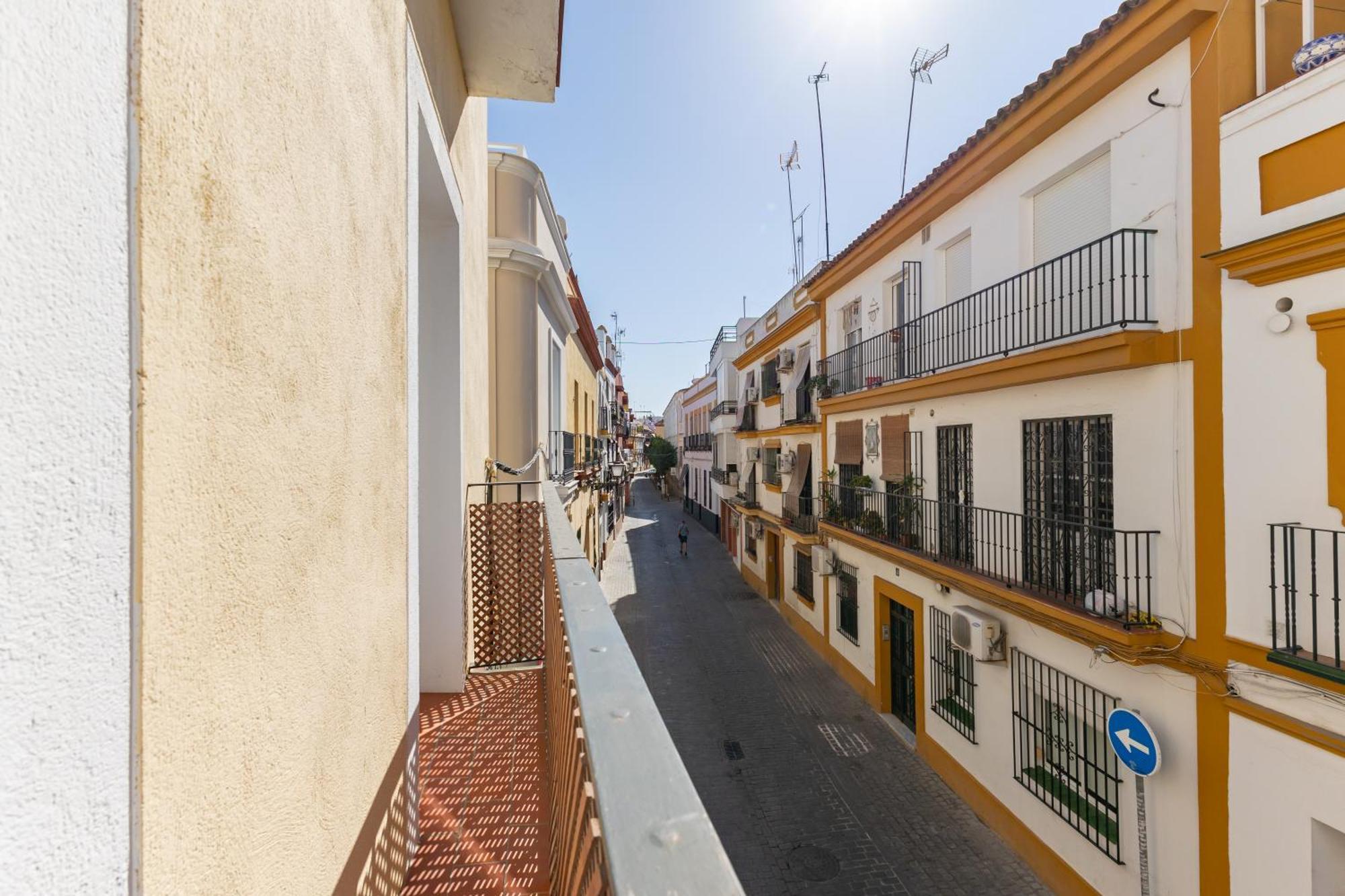 Charming 2 Bedroom Apartment At Iconic Triana Neighborhood By Ocityzen, Seville